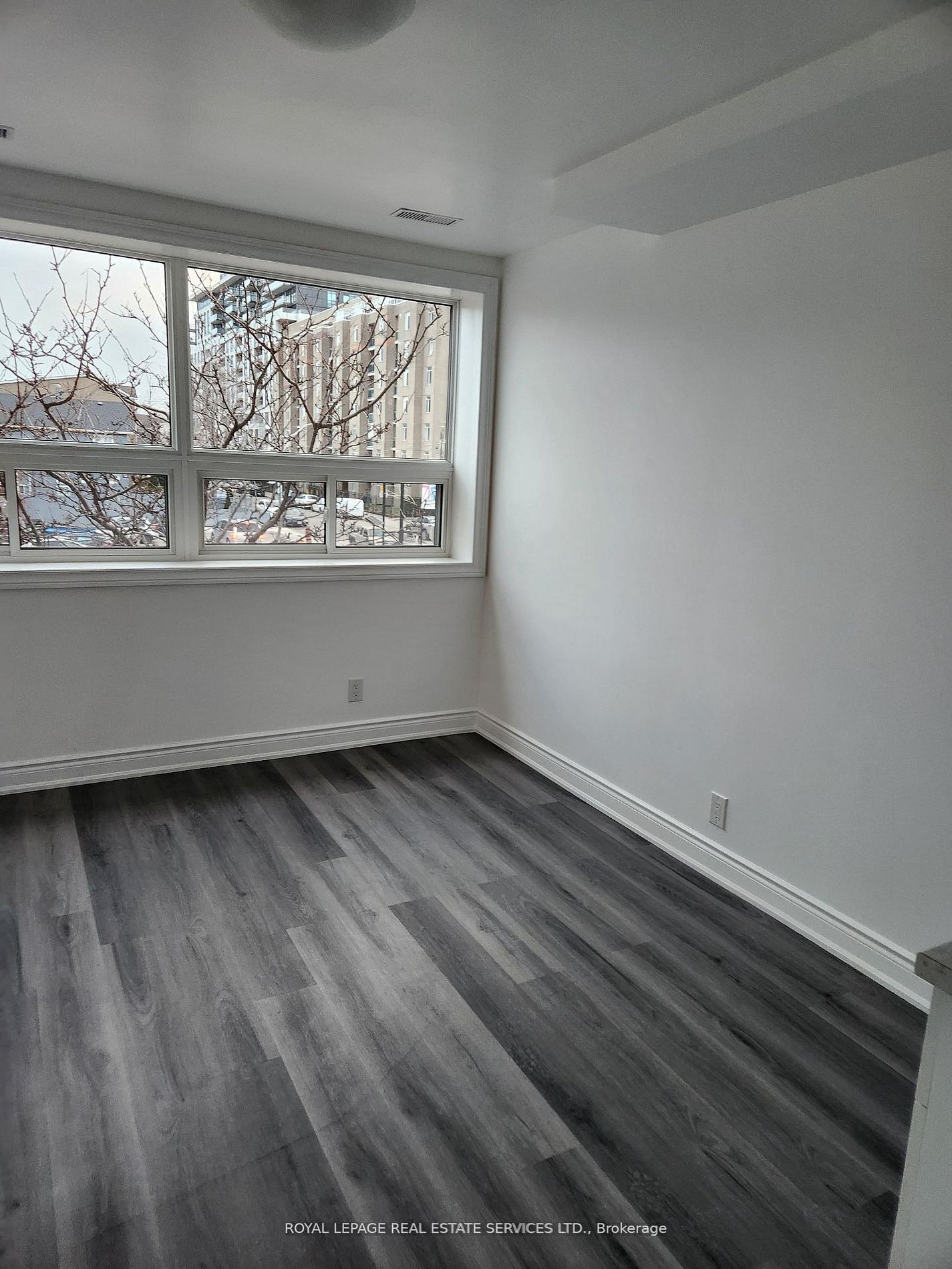 201-2820 Danforth Avenue, Toronto, ON, M4C 1M1 photo 5
