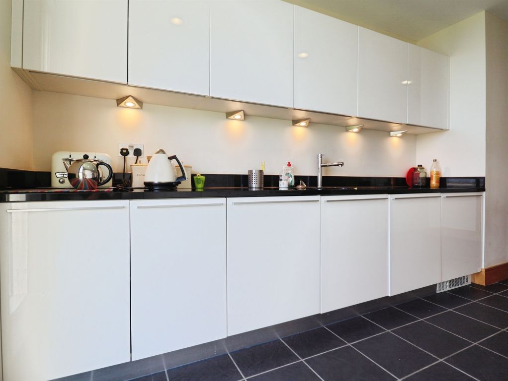 Additional image 6 of 2 bed flat for saleHayes Road, Sully, Penarth CF64