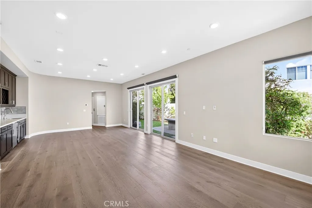 195 Stellar, Irvine, CA 92618 photo 4