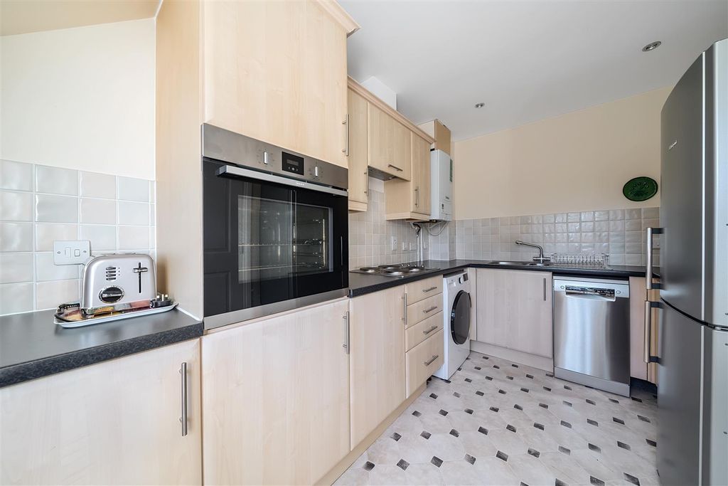 Additional image 4 of 1 bed flat for saleSomerleigh Road, Dorchester DT1