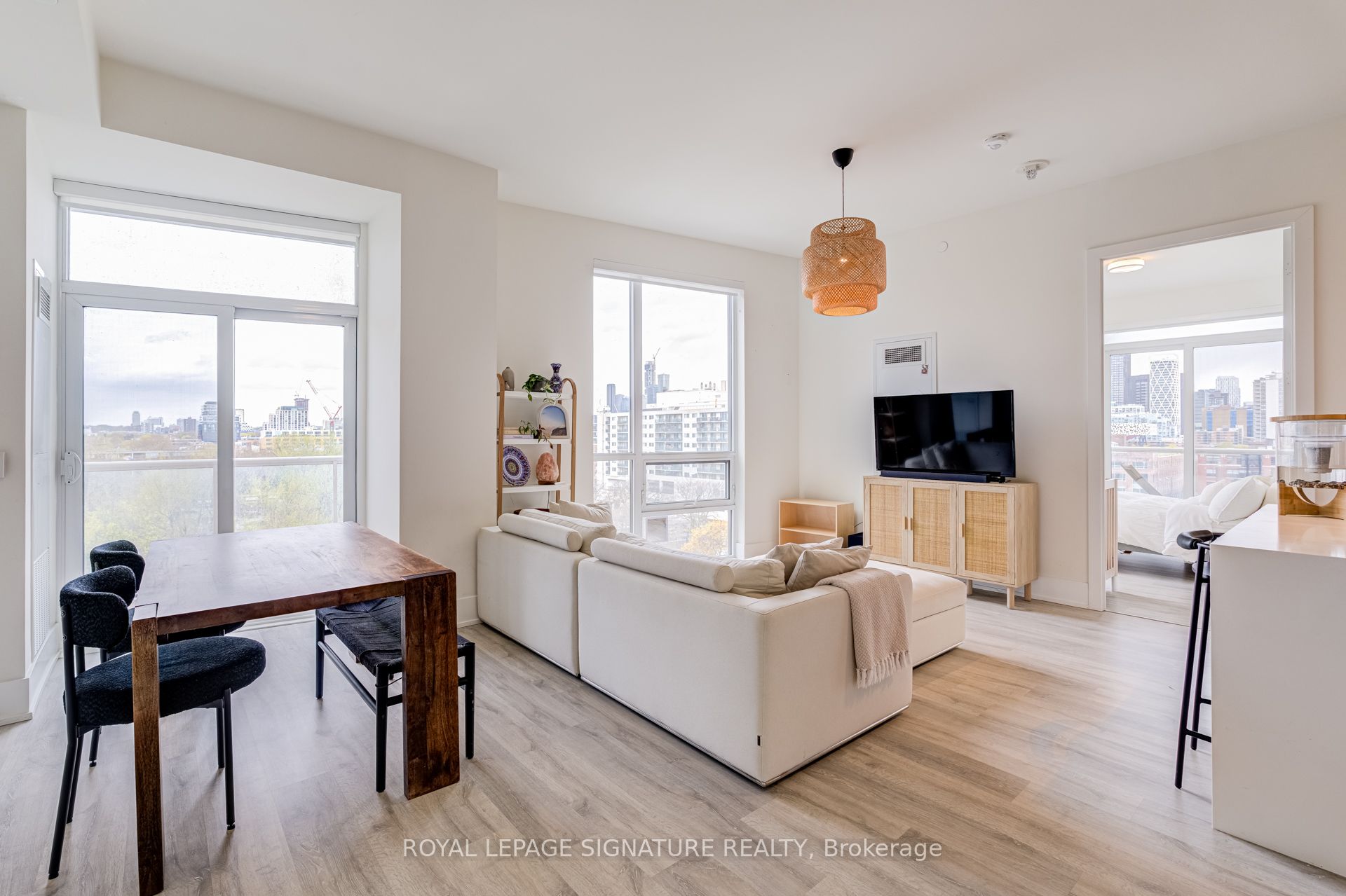 Additional image 3 of 806-80 Vanauley Street, Toronto, ON, M5T 0C9