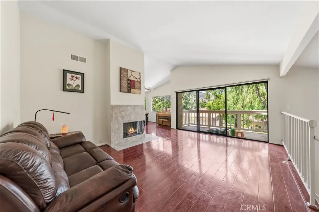 509 El Azul Cir, Oak Park, CA 91377 photo 5