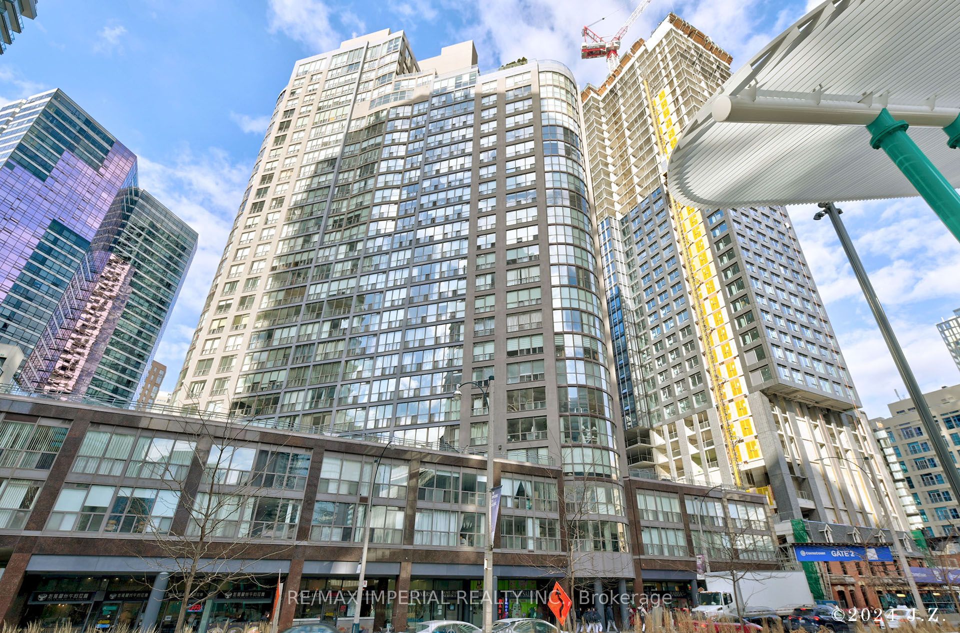 2201-24 Wellesley Street W, Toronto, ON, M4Y 2X6