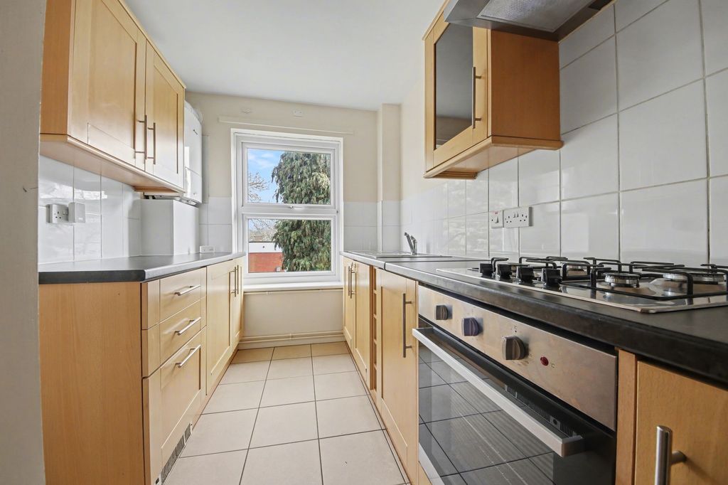 Additional image 3 of 2 bed flat for sale358 Spring Road, Sholing SO19