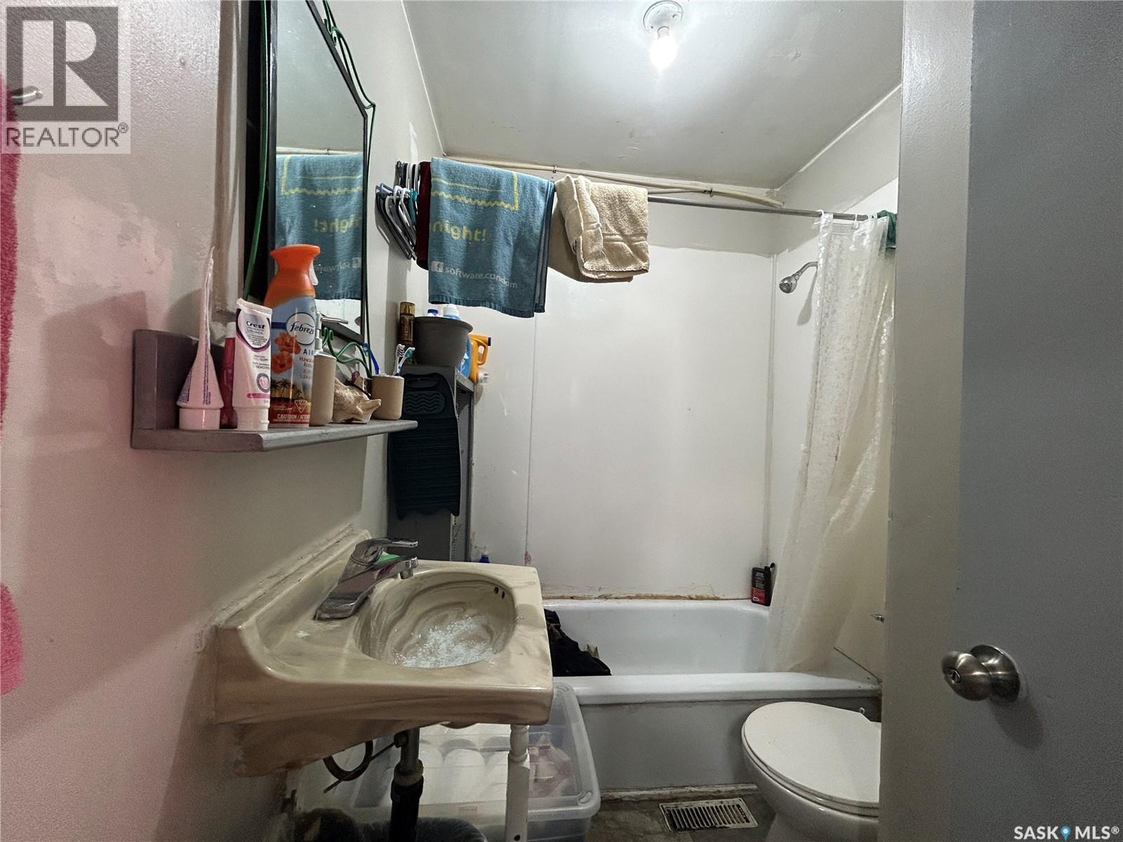 Additional image 6 of 1112 N Avenue S, Saskatoon, SK, S7M2P8