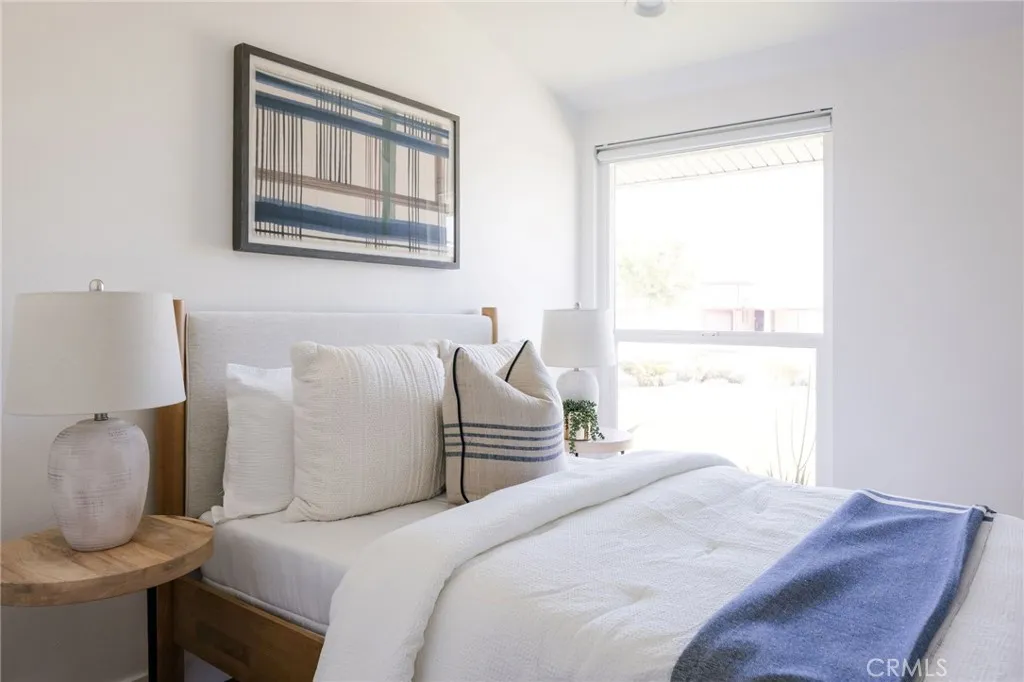 Additional image 84 of 2566 Oxford Ln, Costa Mesa, CA 92626