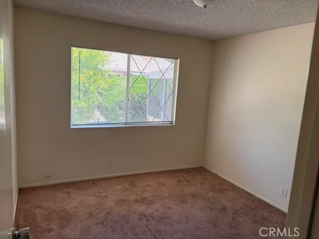 Additional image 6 of 150 E Lakeshore Dr Unit 10, Lake Elsinore, CA 92530