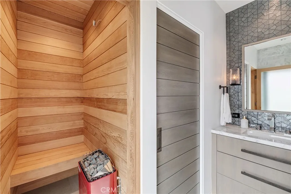 Additional image 70 of 41 21st St, Hermosa Beach, CA 90254