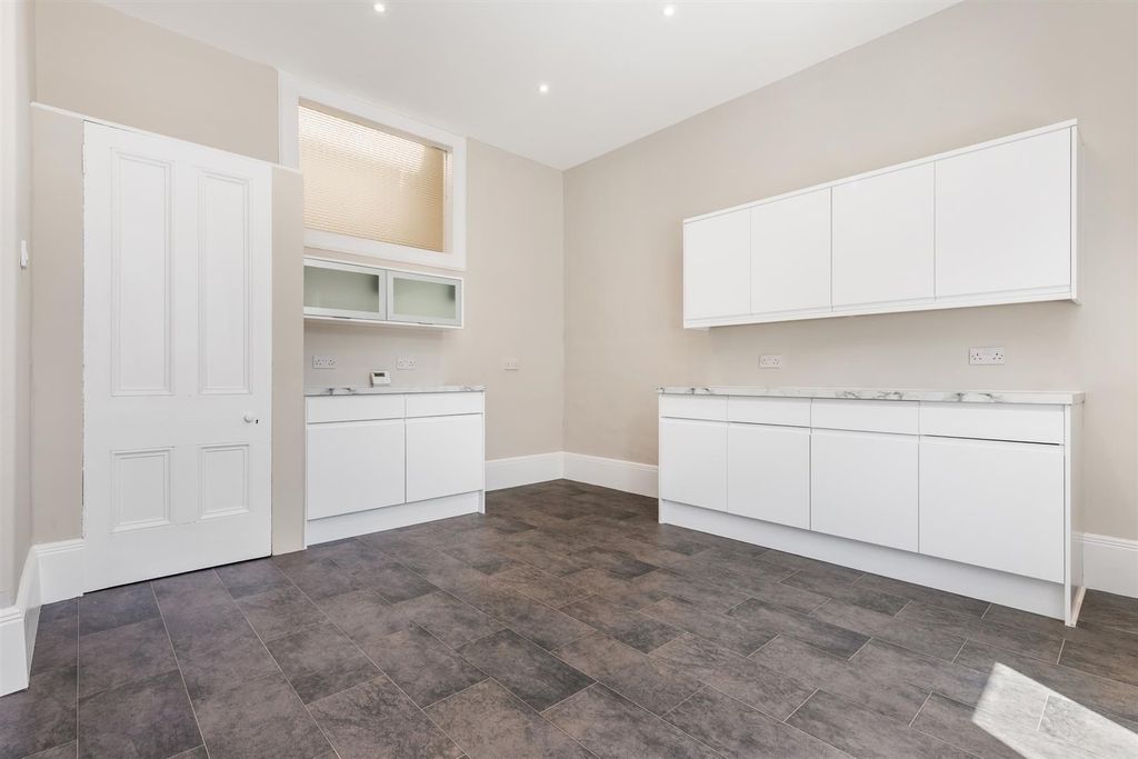 Additional image 31 of 3 bed flat for saleMargaret Street, Greenock PA16