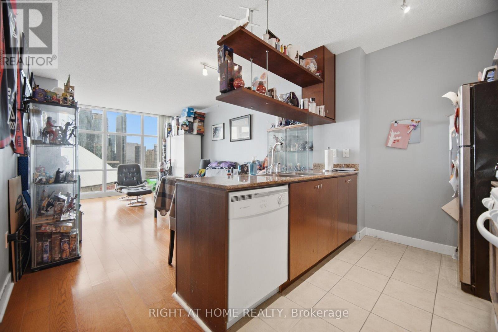 Additional image 6 of 2107-10 Navy Warf Court, Toronto, ON, M5V3V2