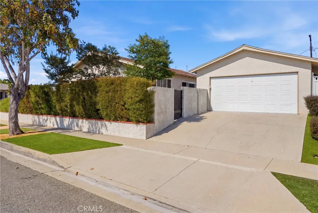 525 E 246th St, Carson, CA 90745 photo 5