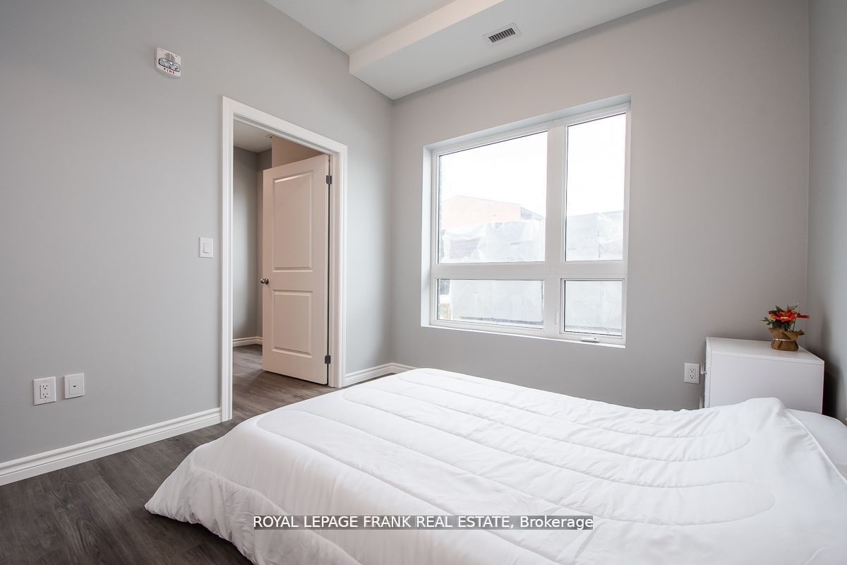 E2-513 Dundas Street E, Whitby, ON, L1N 0N4 photo 5