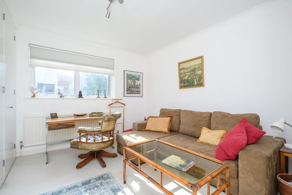 Additional image 15 of 2 bed flat for saleSt Georges Road, Weybridge KT13