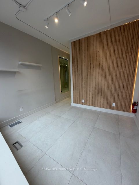 Additional image 2 of 3355 Yonge Street, Toronto, ON, M4N 2M6