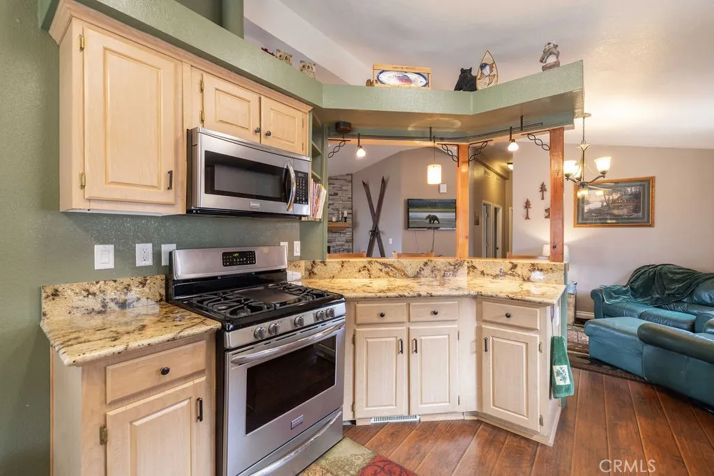 Additional image 10 of 1035 W Fairway Blvd, Big Bear City, CA 92314