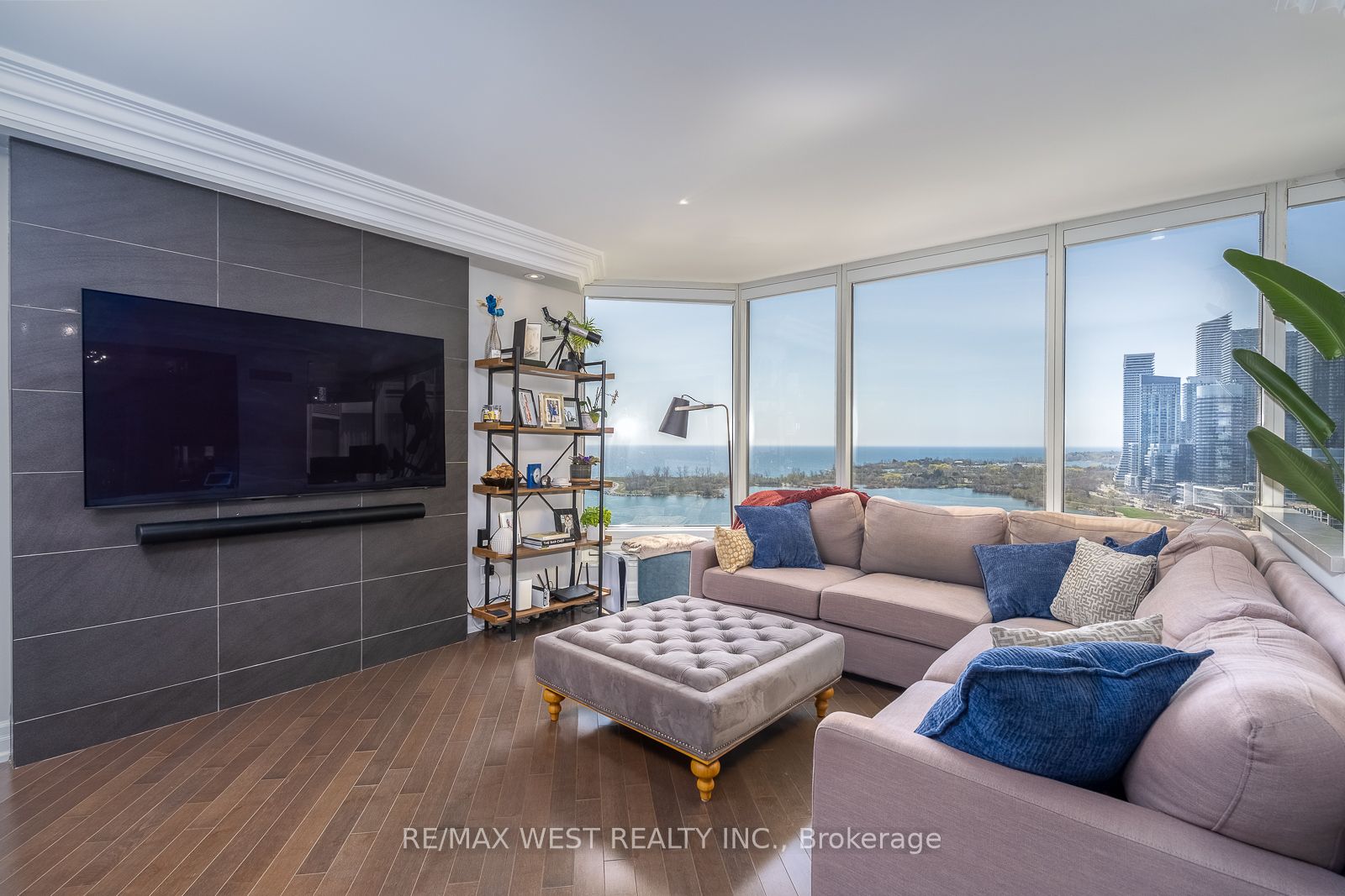 2204-1 Palace Pier Court, Toronto, ON, M8V 3W9