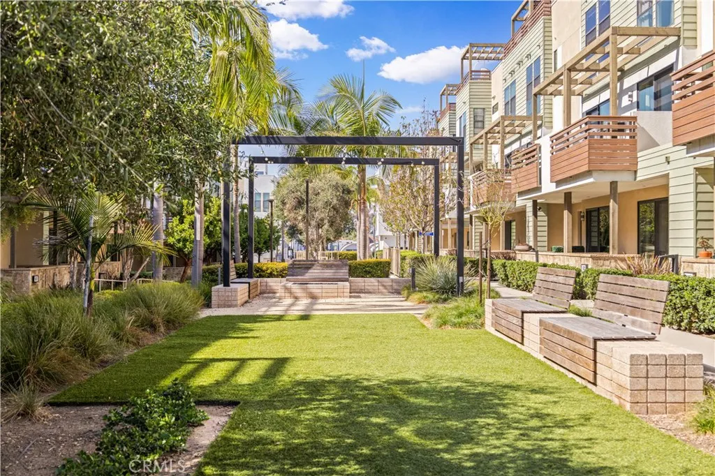 Additional image 27 of 645 W 17th St, Costa Mesa, CA 92627