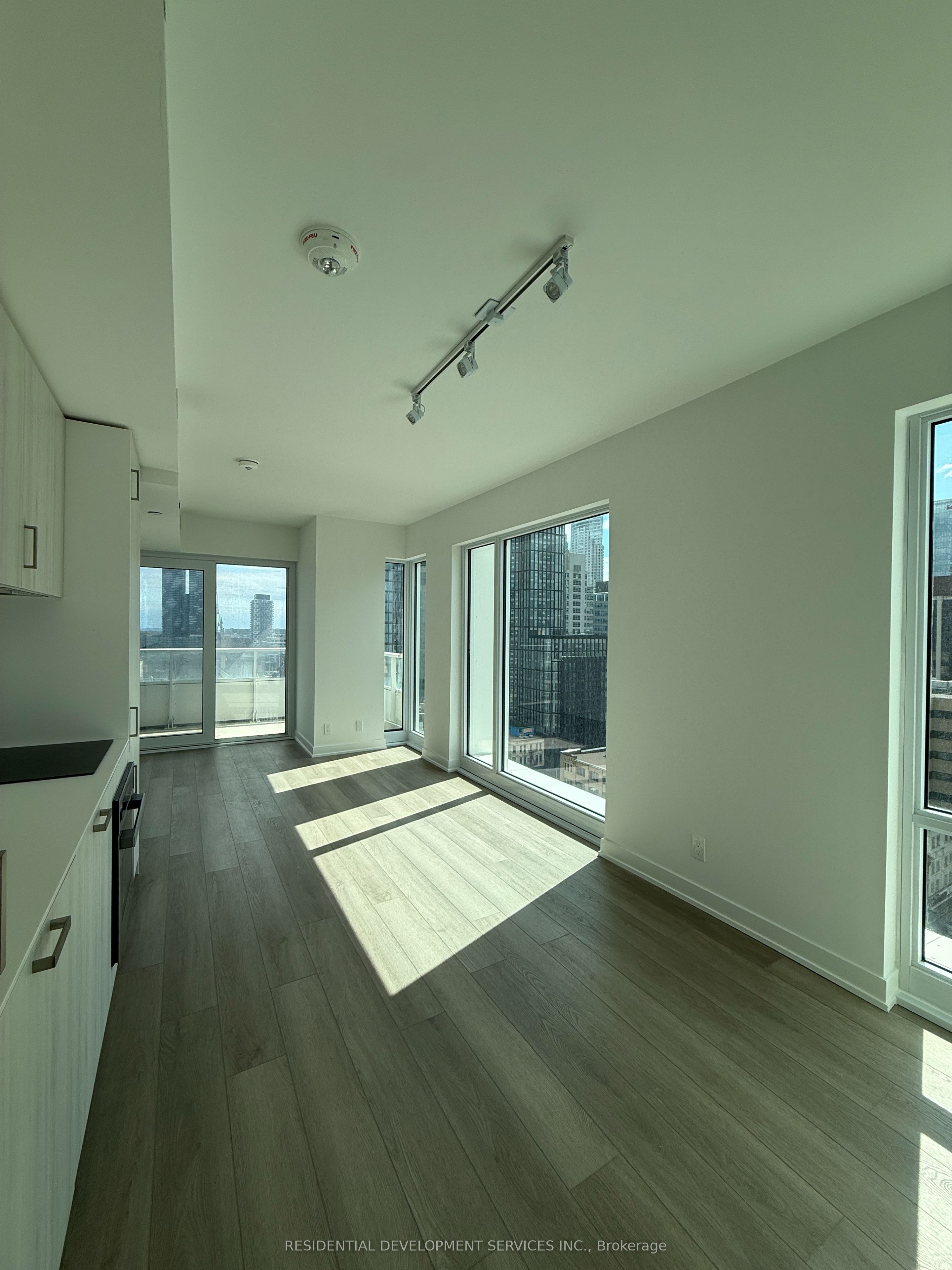 Additional image 2 of 1510-88 Queen Street, Toronto, ON, M5C 0B6