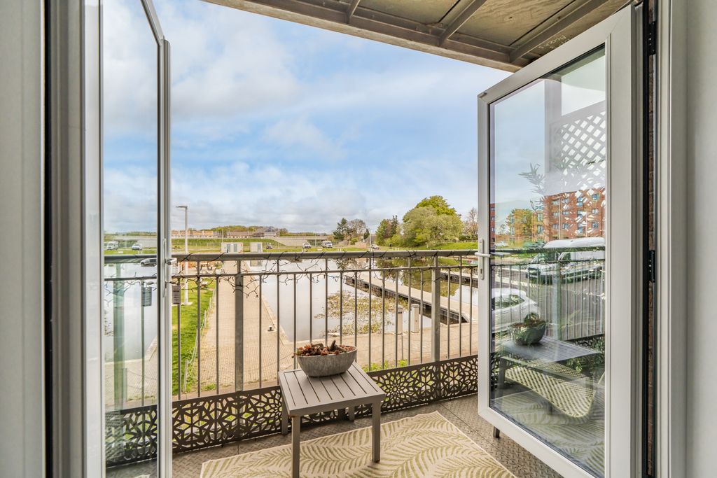 Additional image 3 of 2 bed flat for sale50 Canal View, Winchburgh EH52
