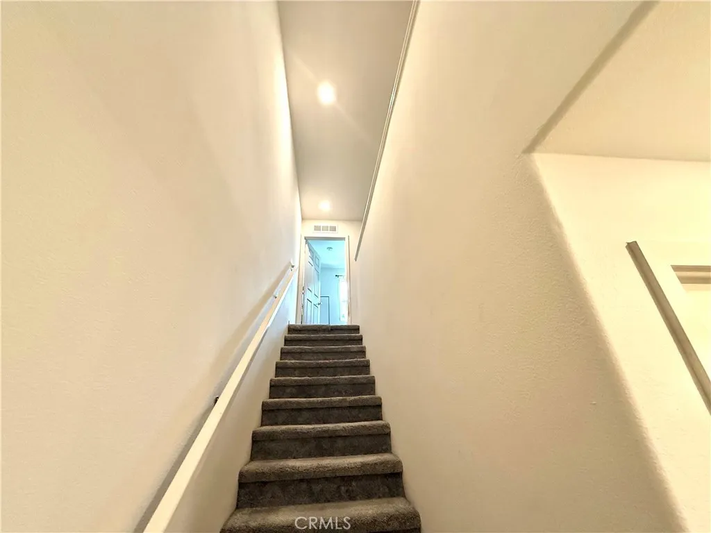 Additional image 5 of 979 W Clover Ave, Rialto, CA 92376