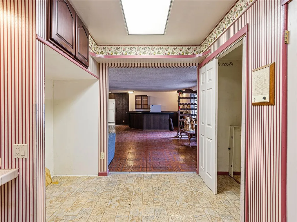 Additional image 59 of 836 N Parish Place, Burbank, CA 91506