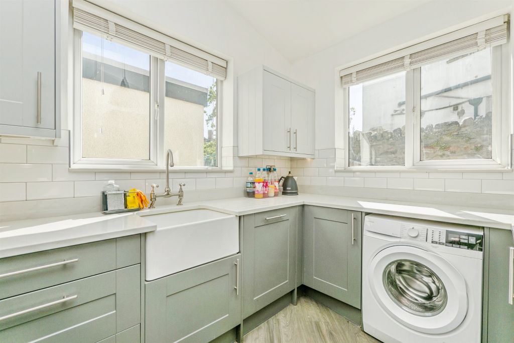 Additional image 5 of 2 bed flat for saleClaude Road, Roath, Cardiff CF24