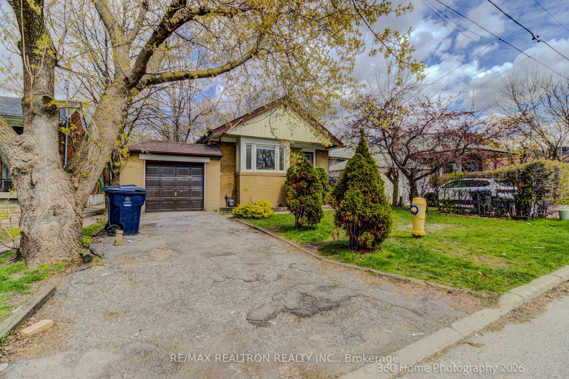 Additional image 3 of 122 Mcgillivray Avenue, Toronto, ON, M5M 2Y6