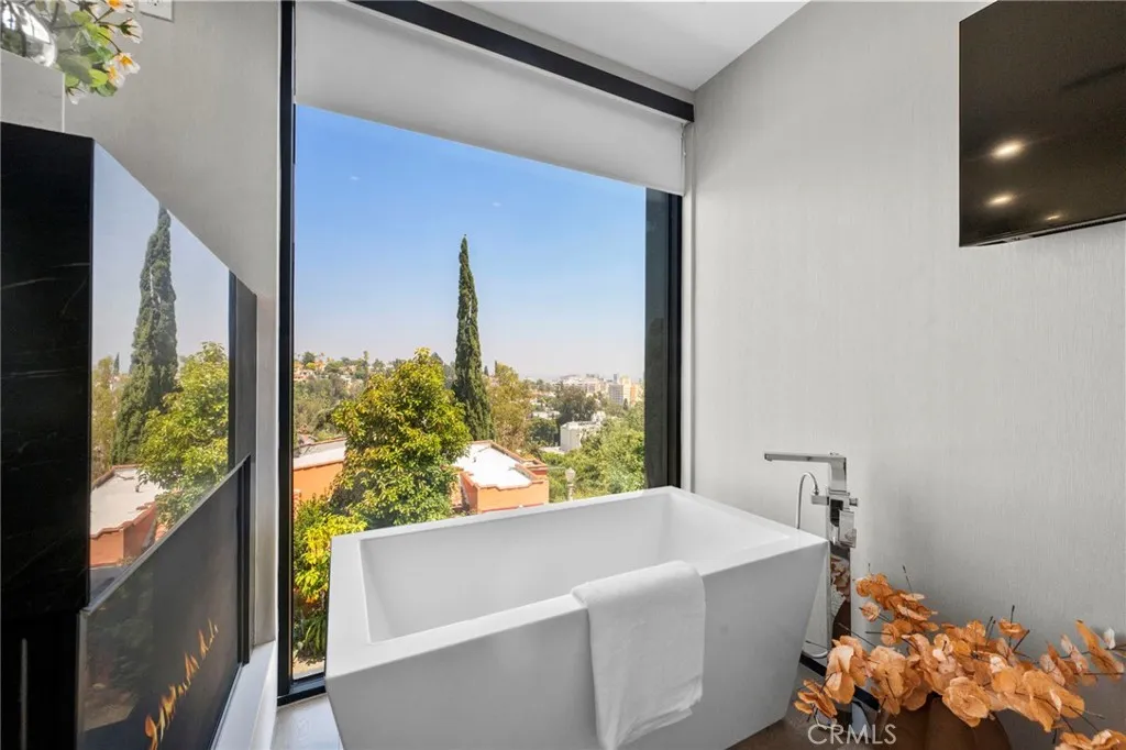 Additional image 48 of 2033 Glencoe Way, Los Angeles, CA 90068