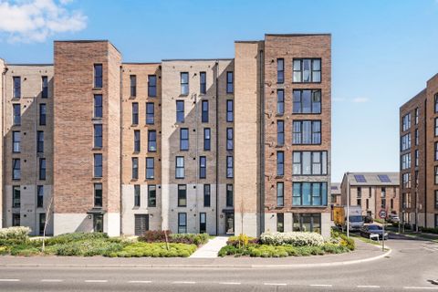 8/10 Cunningham Square, Portobello, Edinburgh EH15