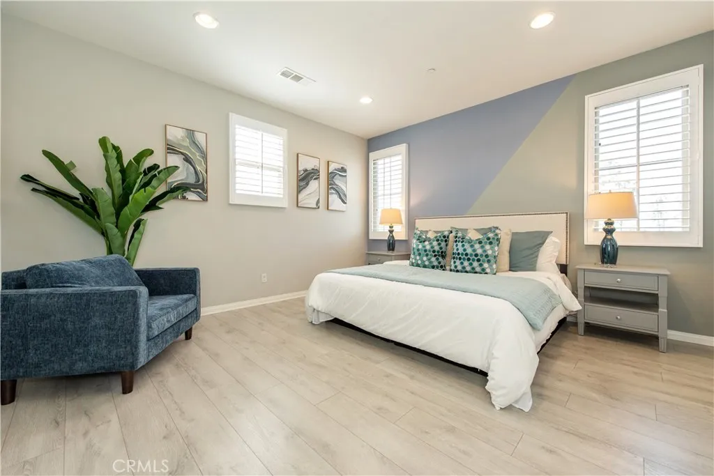 Additional image 72 of 68 Origin, Irvine, CA 92618