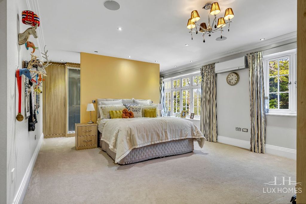 Additional image 25 of 7 bed detached house for saleParkstone Avenue, Emerson Park RM11