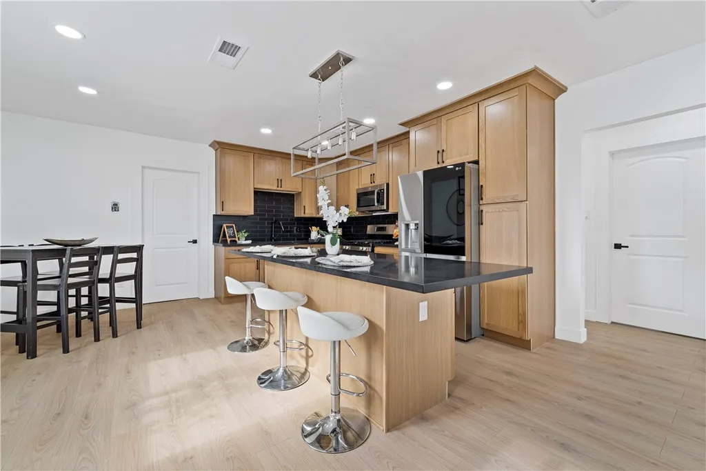Additional image 3 of 11863 S Avalon Boulevard, Los Angeles, CA 90061