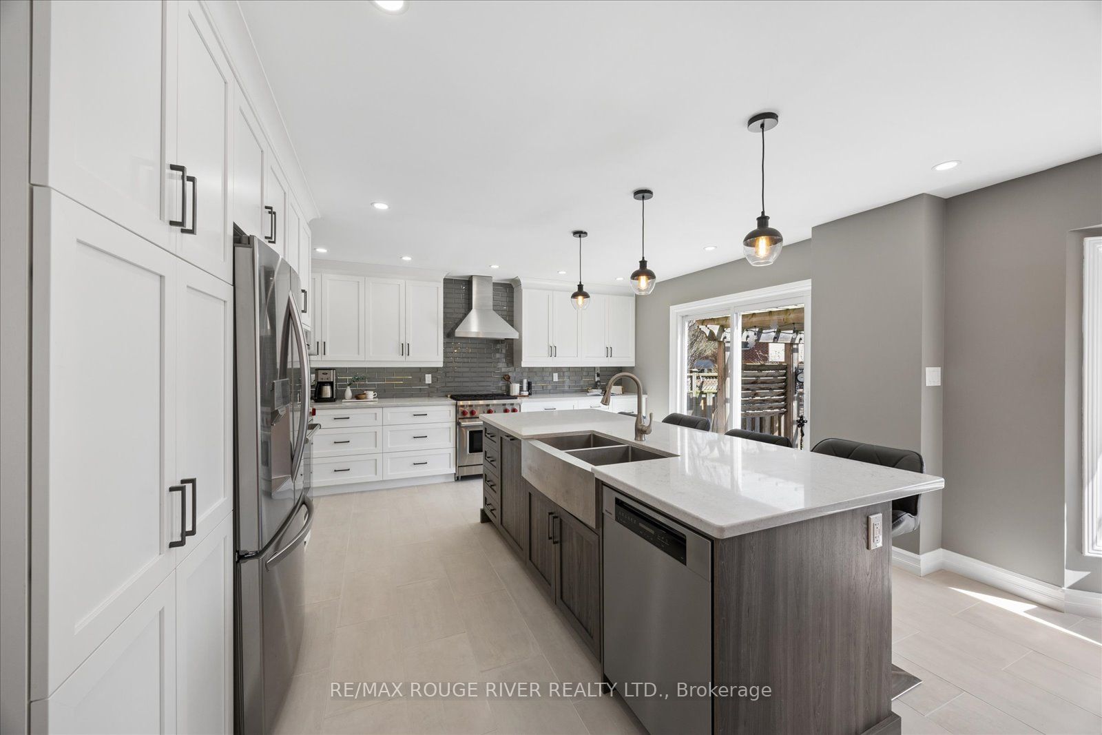 1014 Redbird Crescent, Pickering, ON, L1V 5K3 photo 3