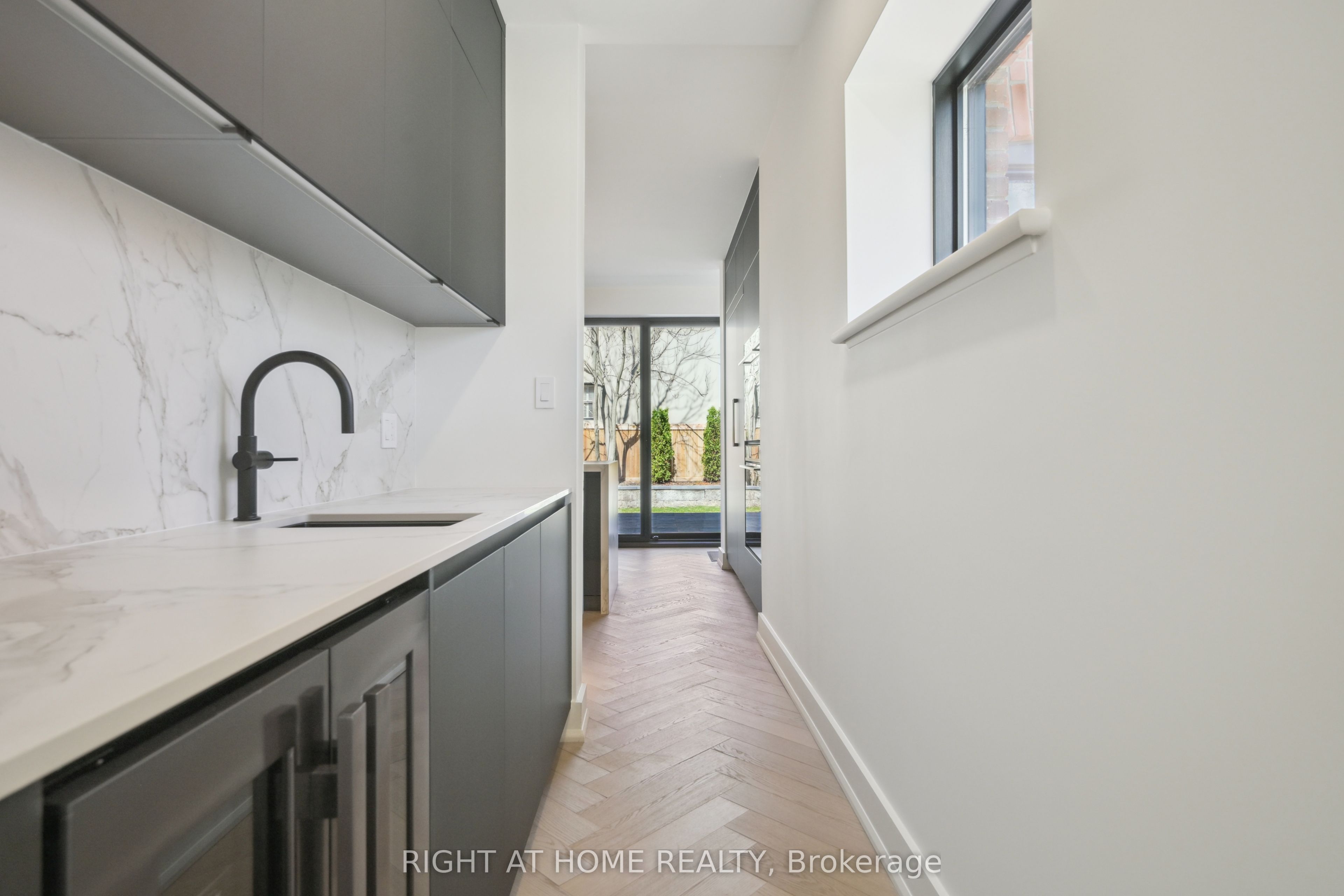 Additional image 6 of 2187 Lakeshore Road, Burlington, ON, L7R 1A5