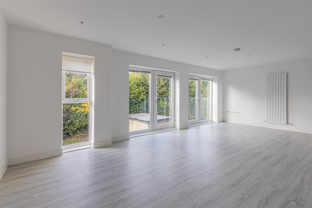 Additional image 3 of 2 bed flat for saleChurch Road, Lisvane CF14