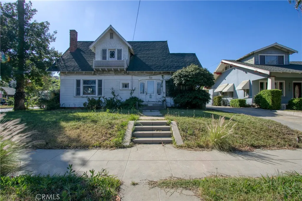 3893 Pine Street, Riverside, CA 92501 photo 2