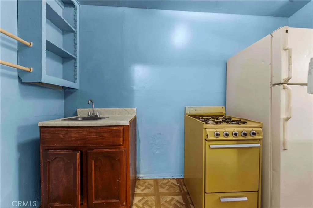Additional image 84 of 1508 E Queensdale St, Compton, CA 90221