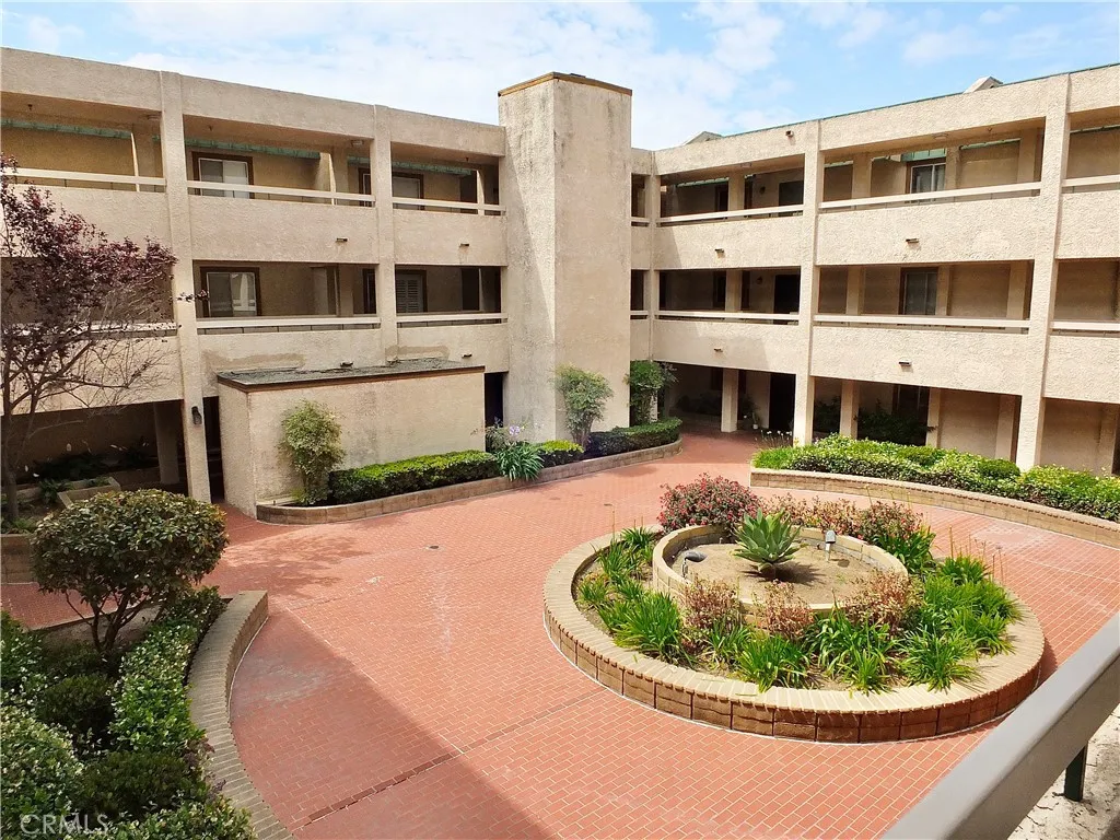 Additional image 2 of 12121 Centralia Street Unit 206, Lakewood, CA 90715