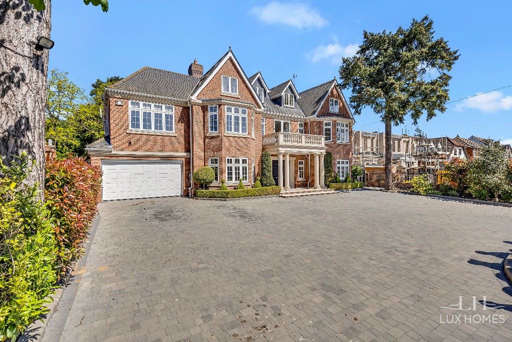 Additional image 53 of 7 bed detached house for saleParkstone Avenue, Emerson Park RM11