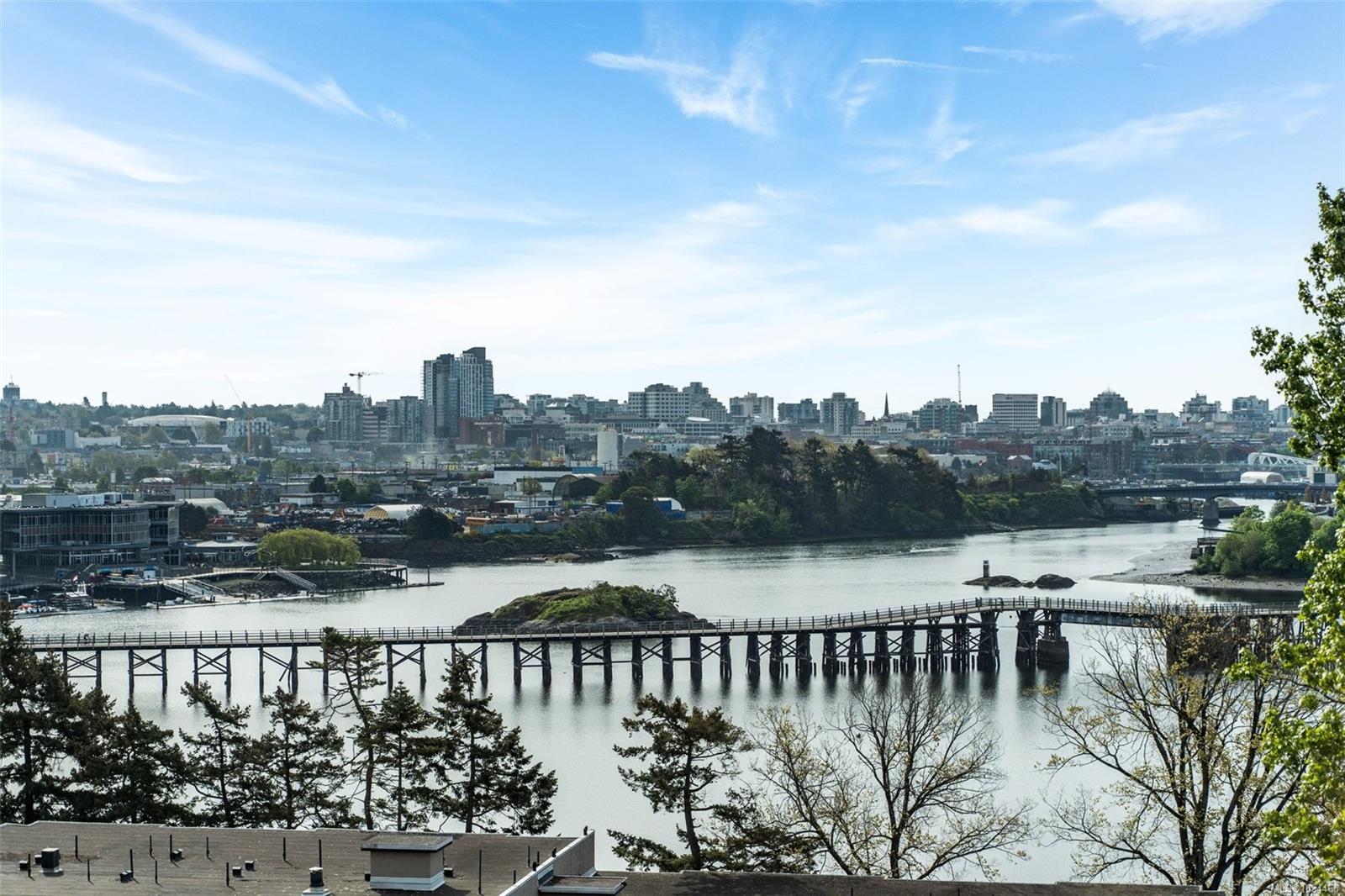 602-103 Gorge Road E, Victoria, BC, V9A 6Z2