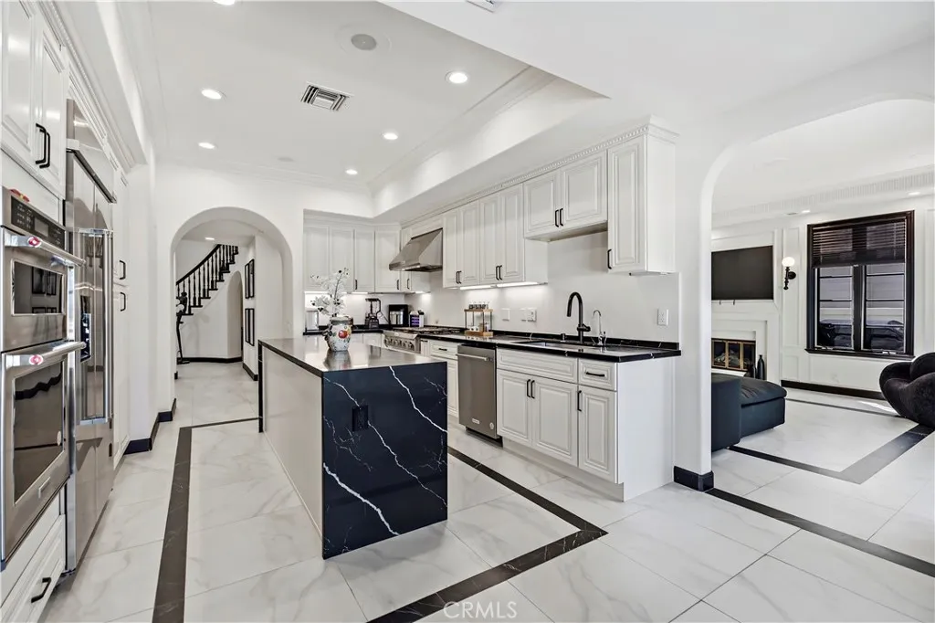 Additional image 10 of 19 Belmont, Newport Beach, CA 92660