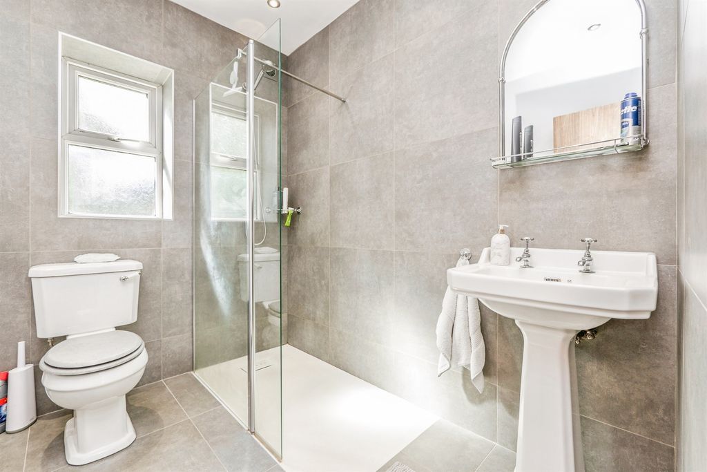 Additional image 13 of 2 bed flat for saleClaude Road, Roath, Cardiff CF24