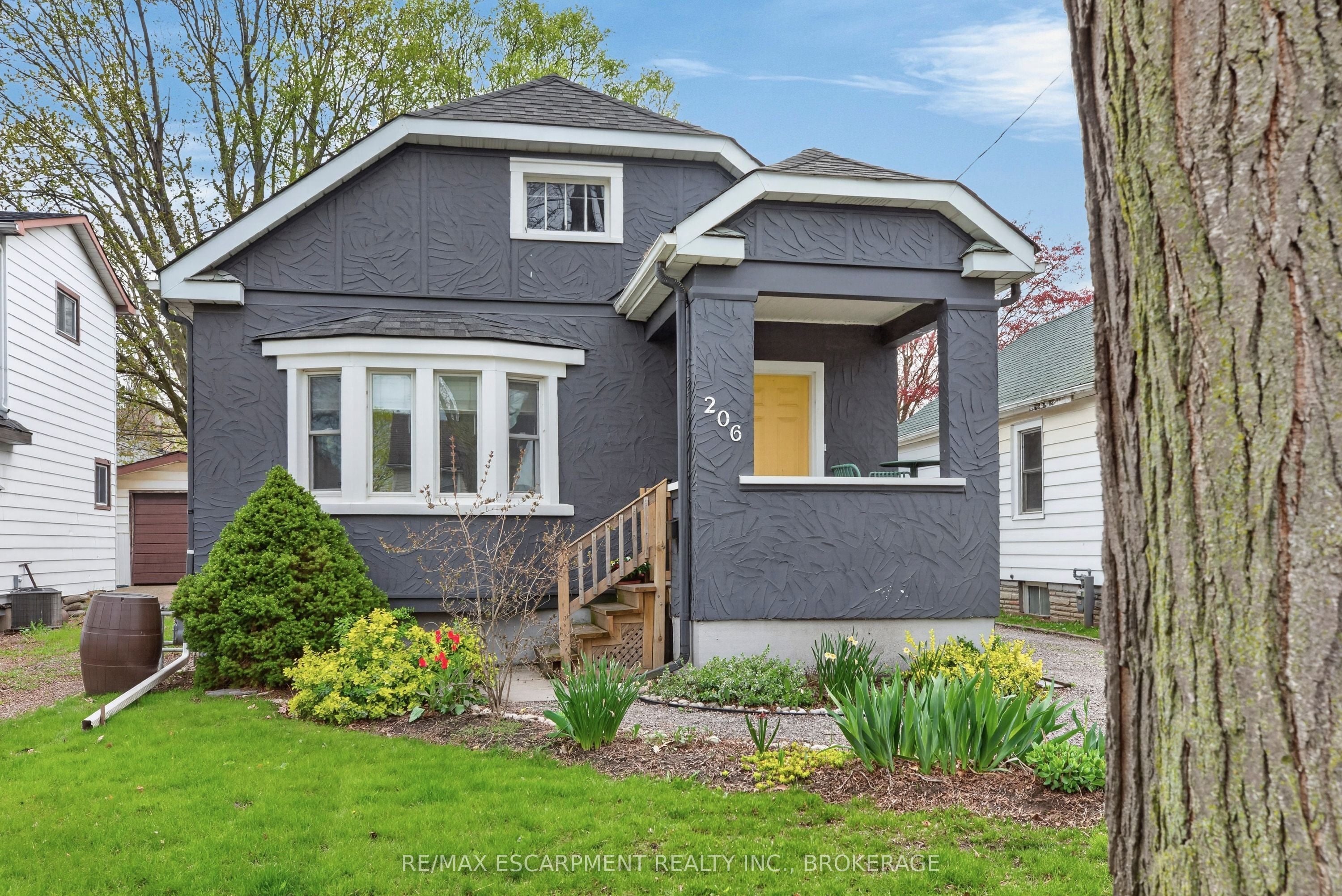 206 York Street, St. Catharines, ON, L2R 6G4