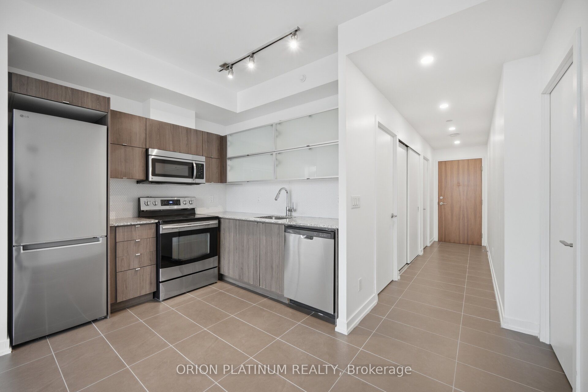 Additional image 3 of 2111-170 Fort York Boulevard, Toronto, ON, M5V 0E6