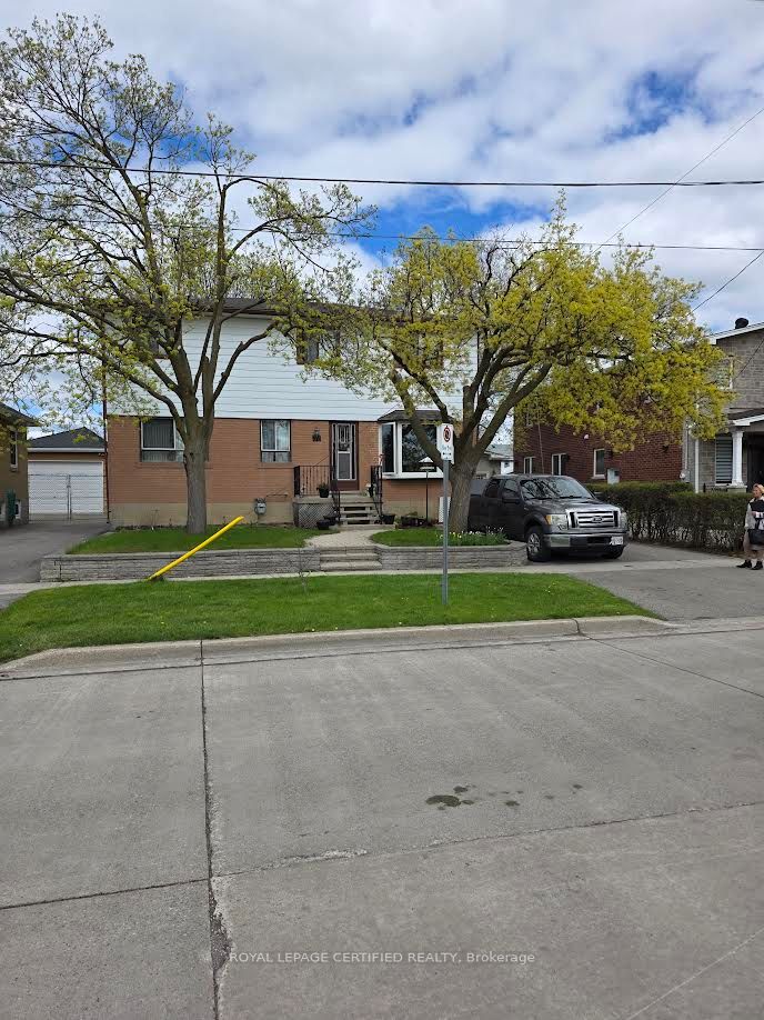 32 Sunset Boulevard, Brampton, ON, L6Y 5G3