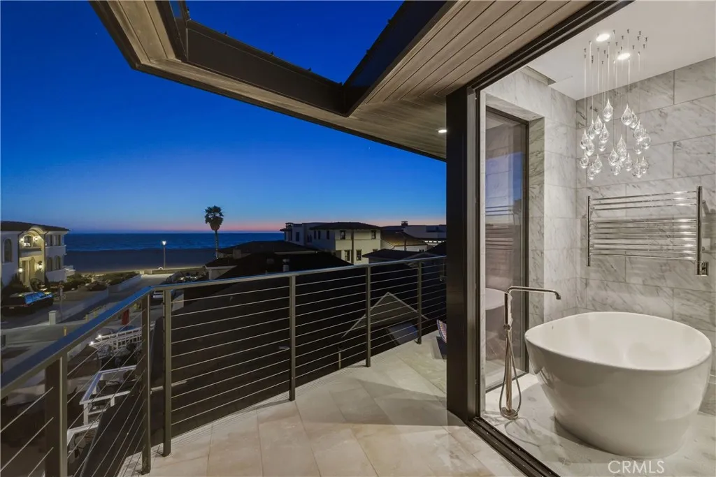 Additional image 38 of 41 21st St, Hermosa Beach, CA 90254
