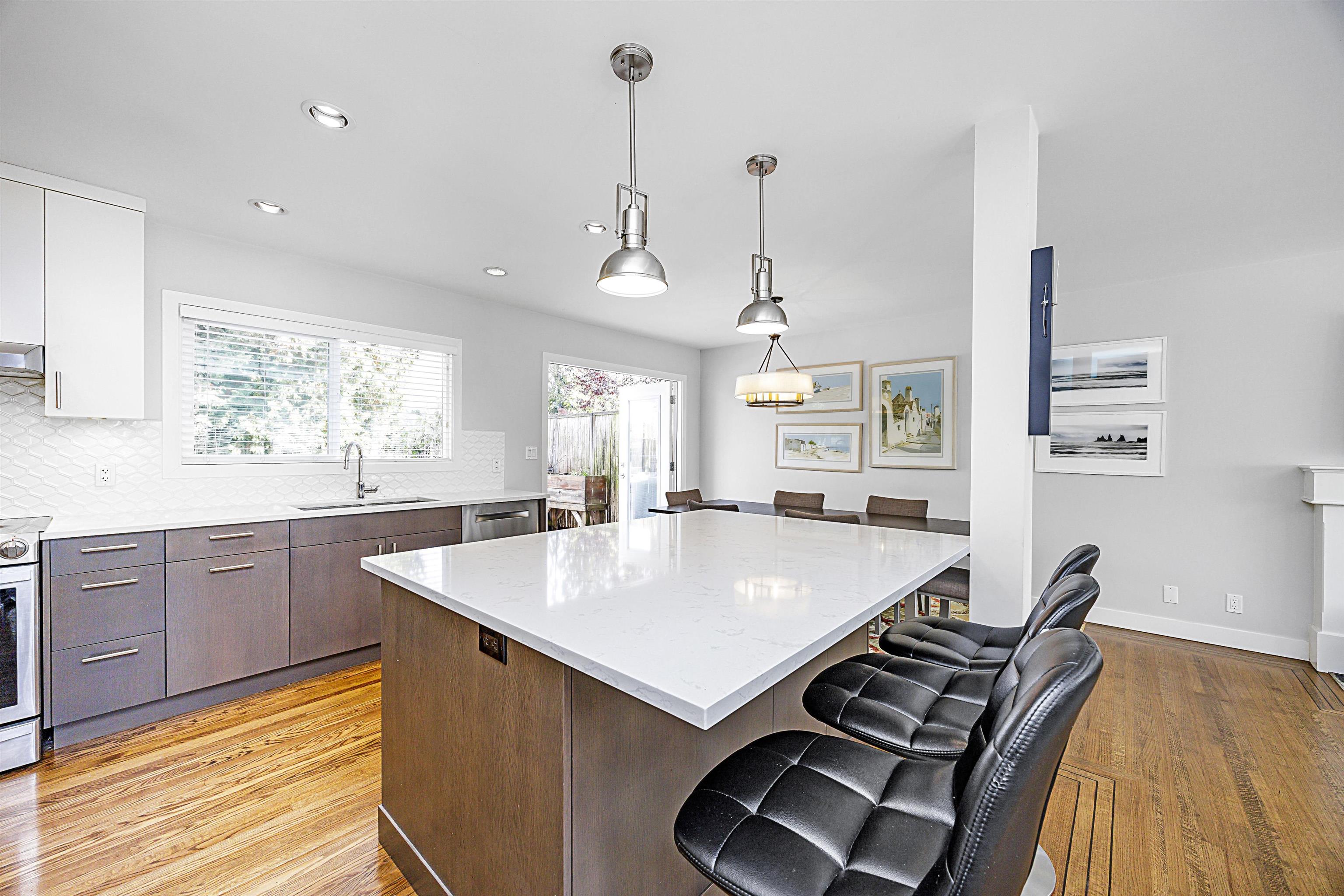 Additional image 5 of 1388 20th Street E, North Vancouver, BC, V7J 1M6