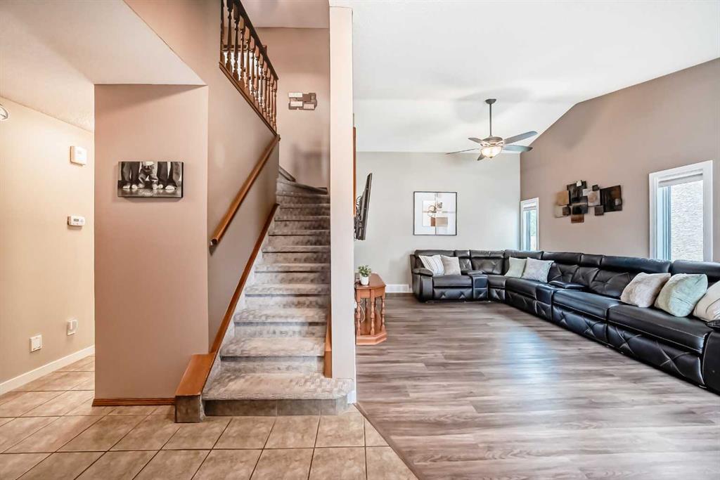 Additional image 3 of 481 Sunmills Drive, Calgary, AB, T2X 2T5