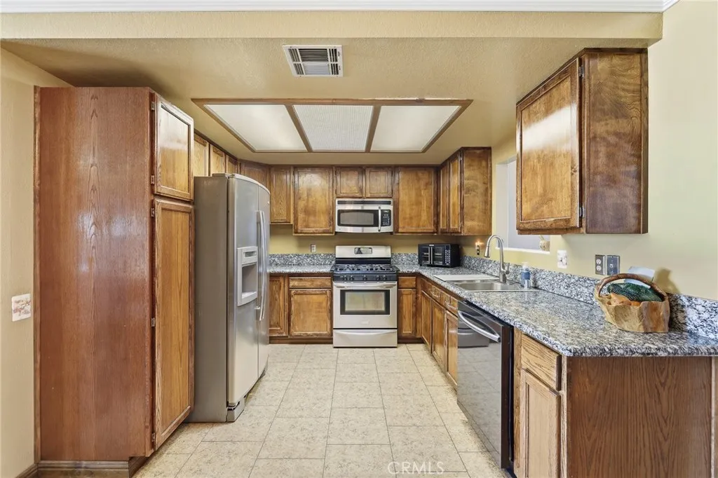 Additional image 42 of 16854 Kayuga St, Victorville, CA 92395