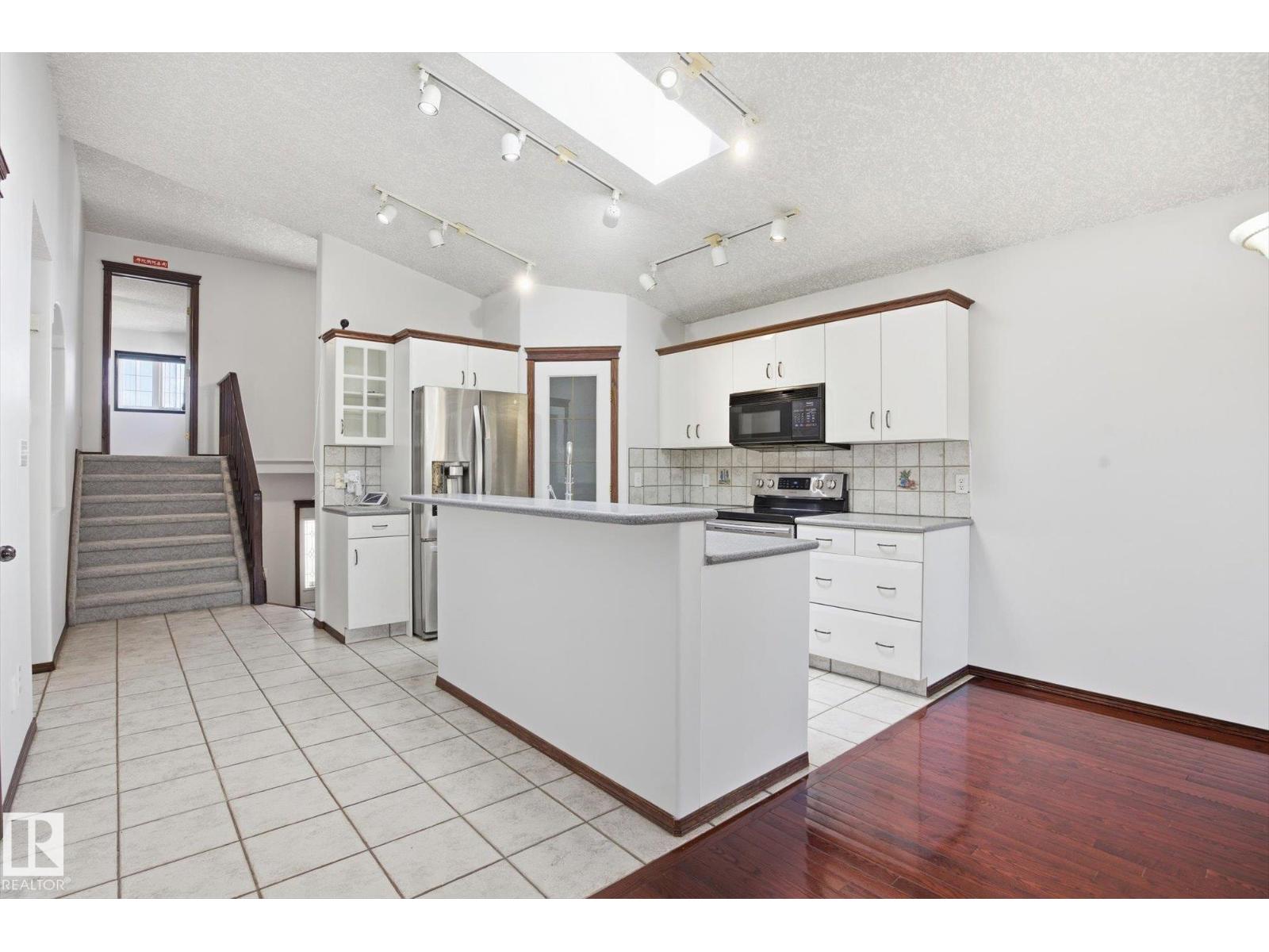 Additional image 5 of 11413 118 Street NW, Edmonton, AB, T5G3J3